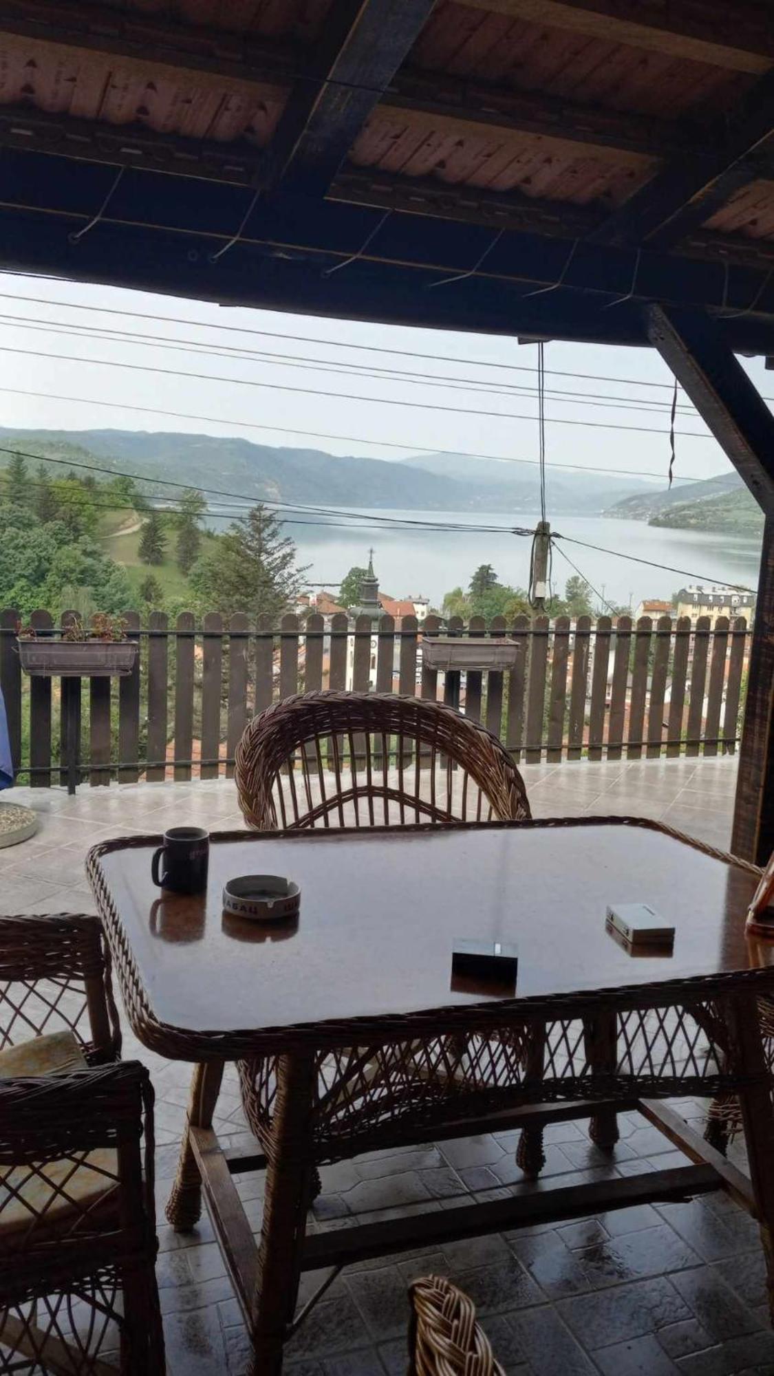 Apartman Sani Donji Milanovac Exterior foto